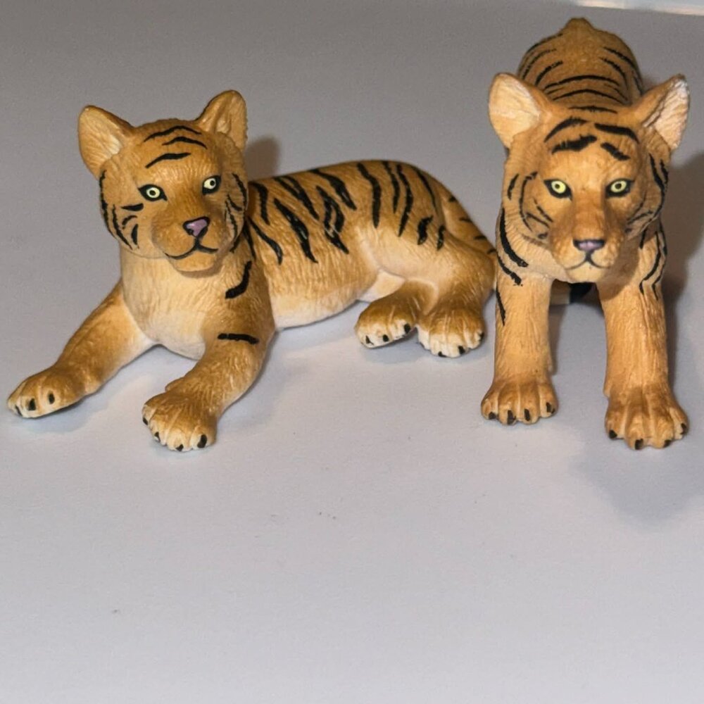 2  Mojo Bengal Tigers Figurine,Desktop,Teaching,Collecting!